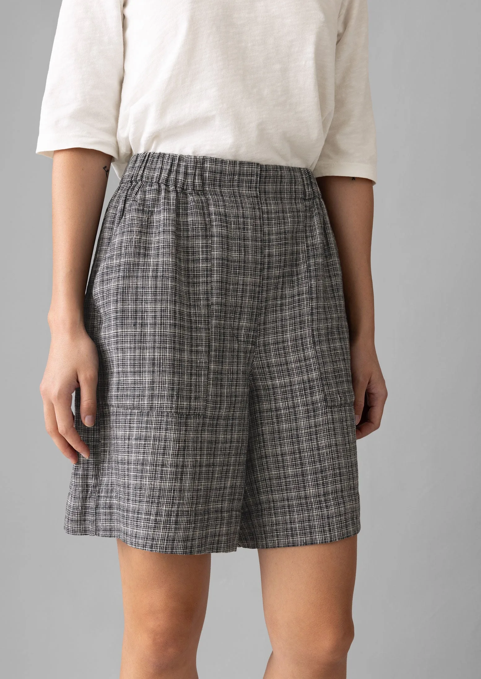 Asawa Check Linen Shorts | Charcoal