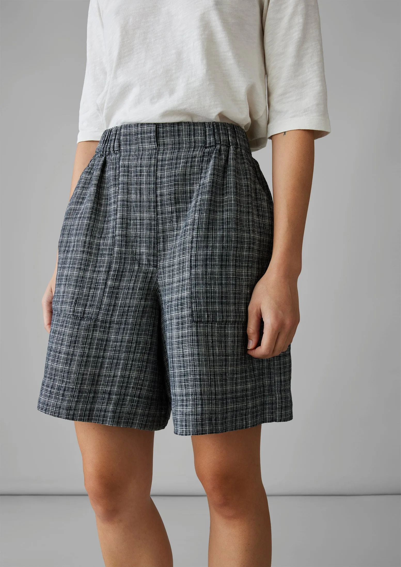 Asawa Check Linen Shorts | Charcoal