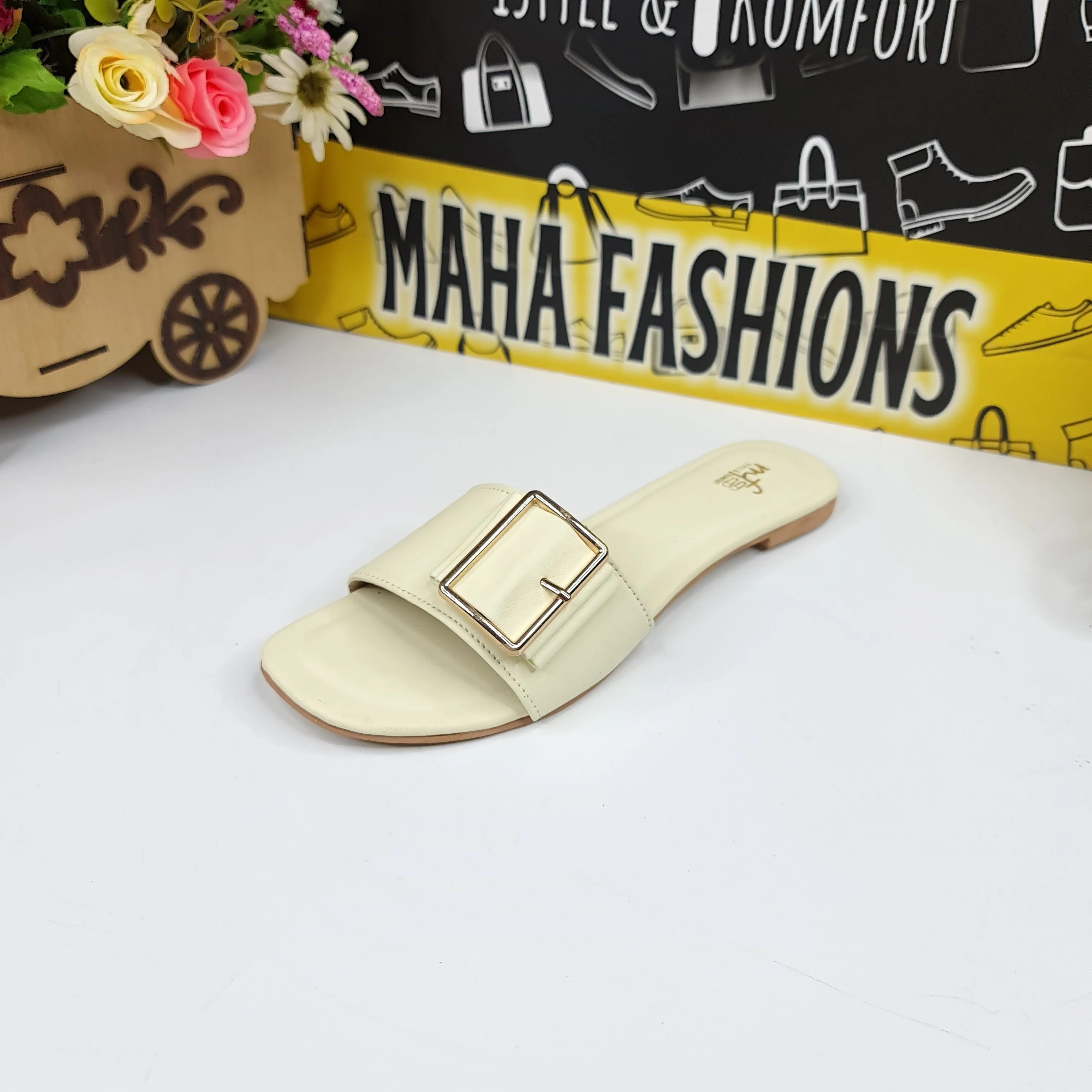 Cream Straps Buckle Flat