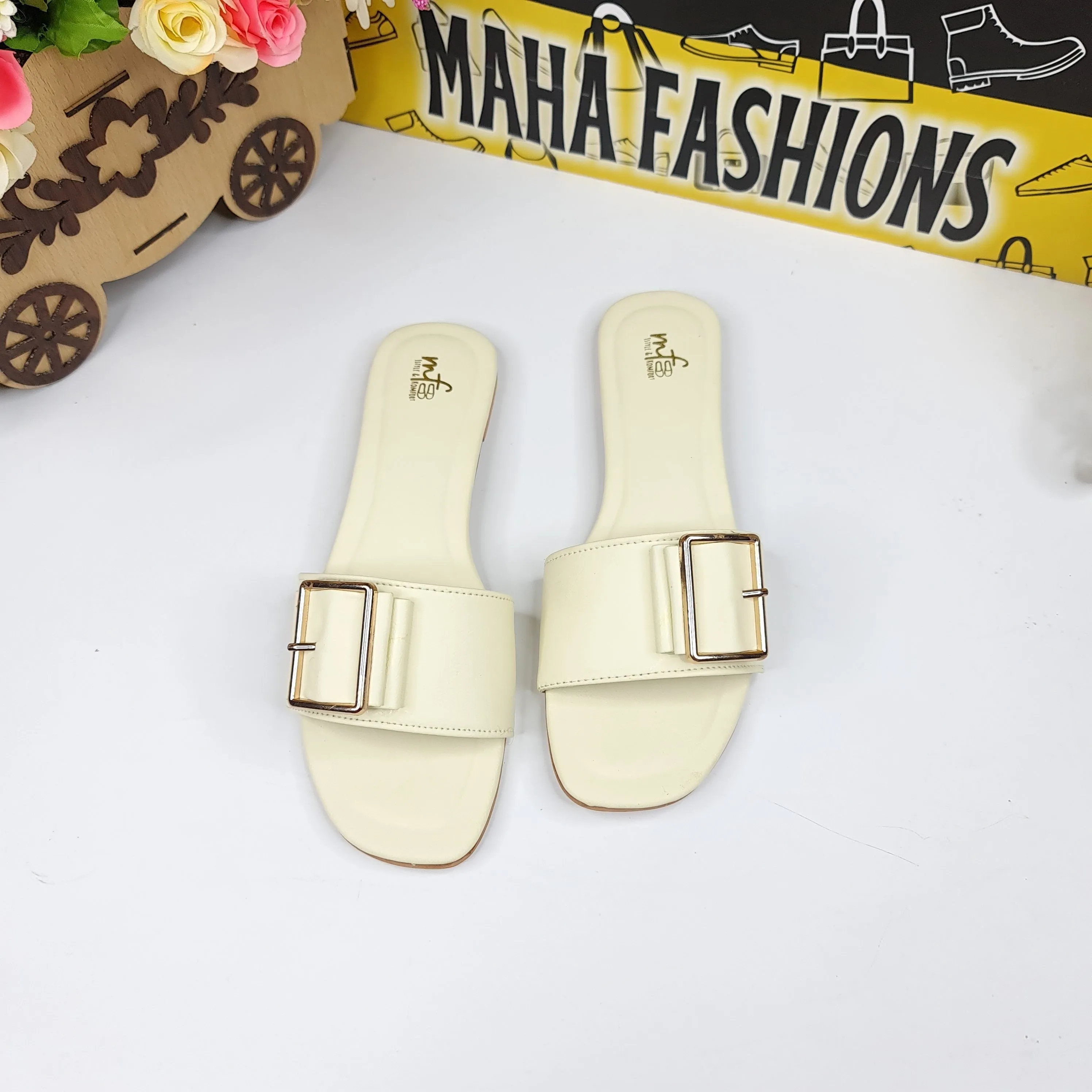 Cream Straps Buckle Flat