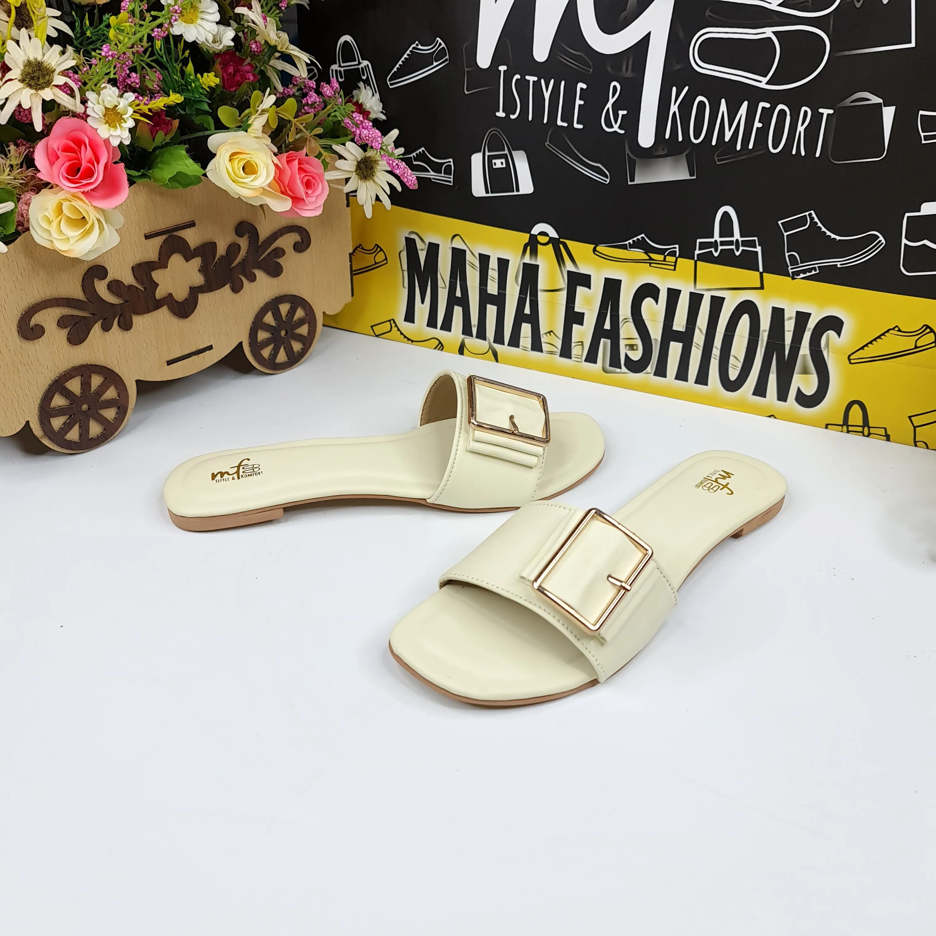 Cream Straps Buckle Flat