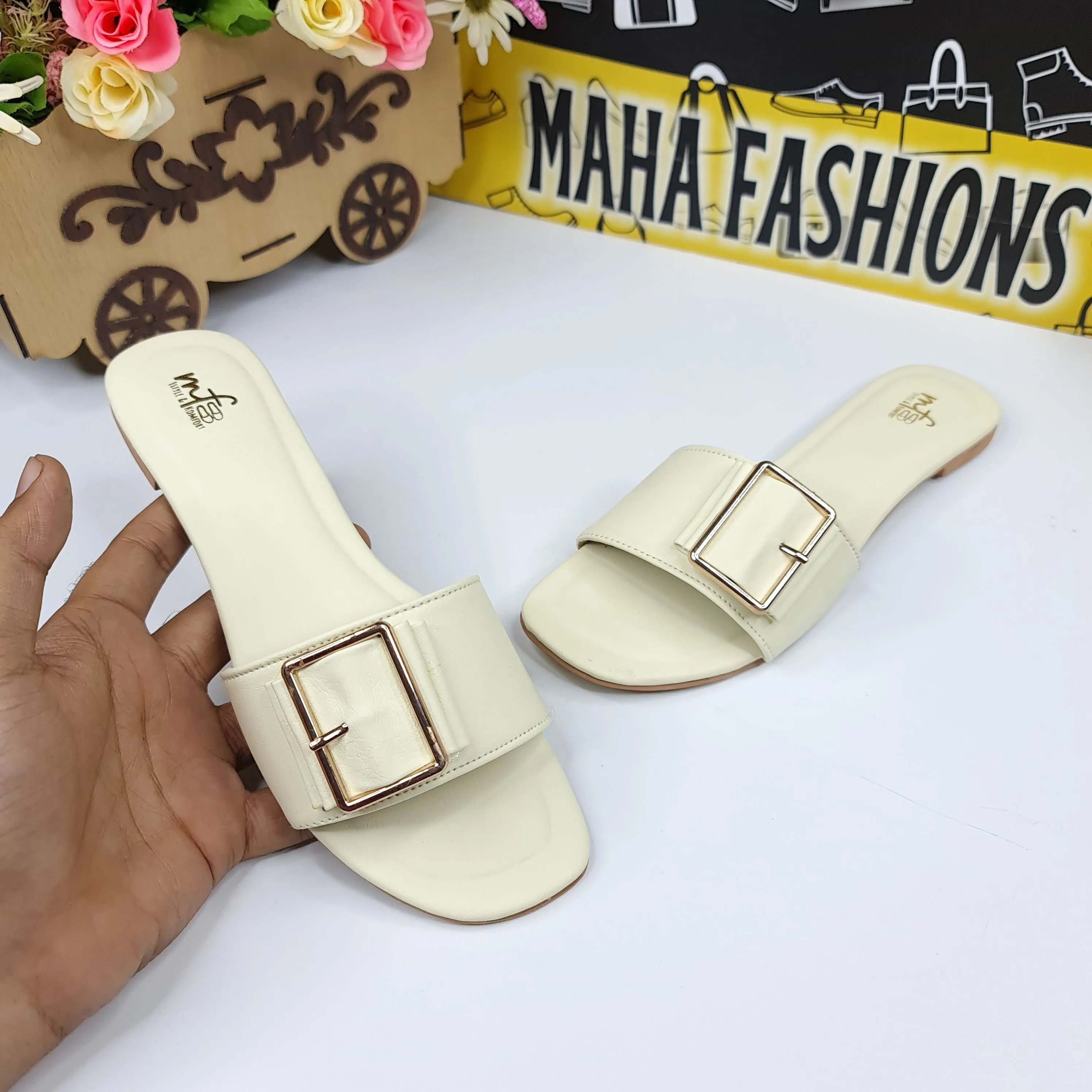 Cream Straps Buckle Flat