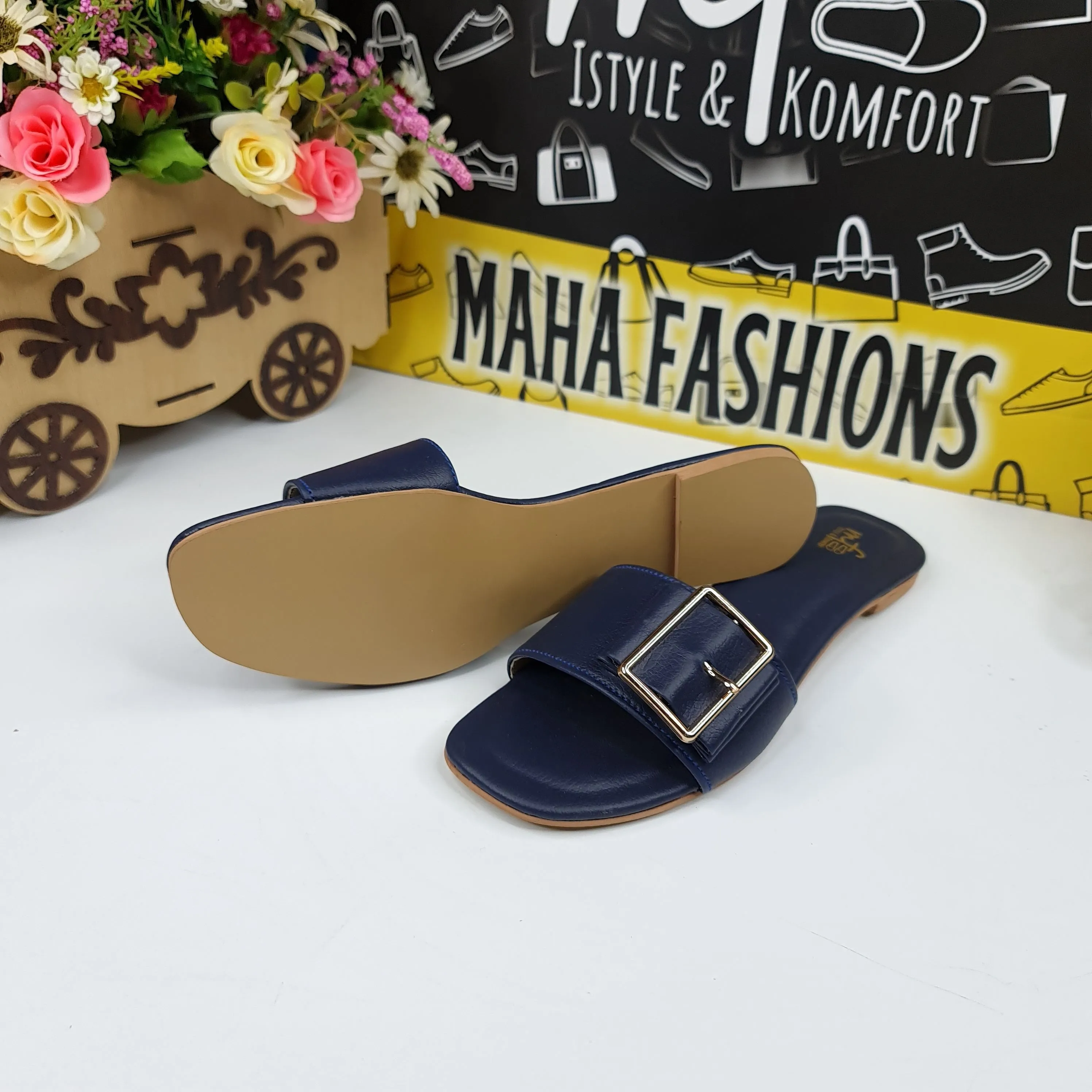 Navy Straps Buckle Flat