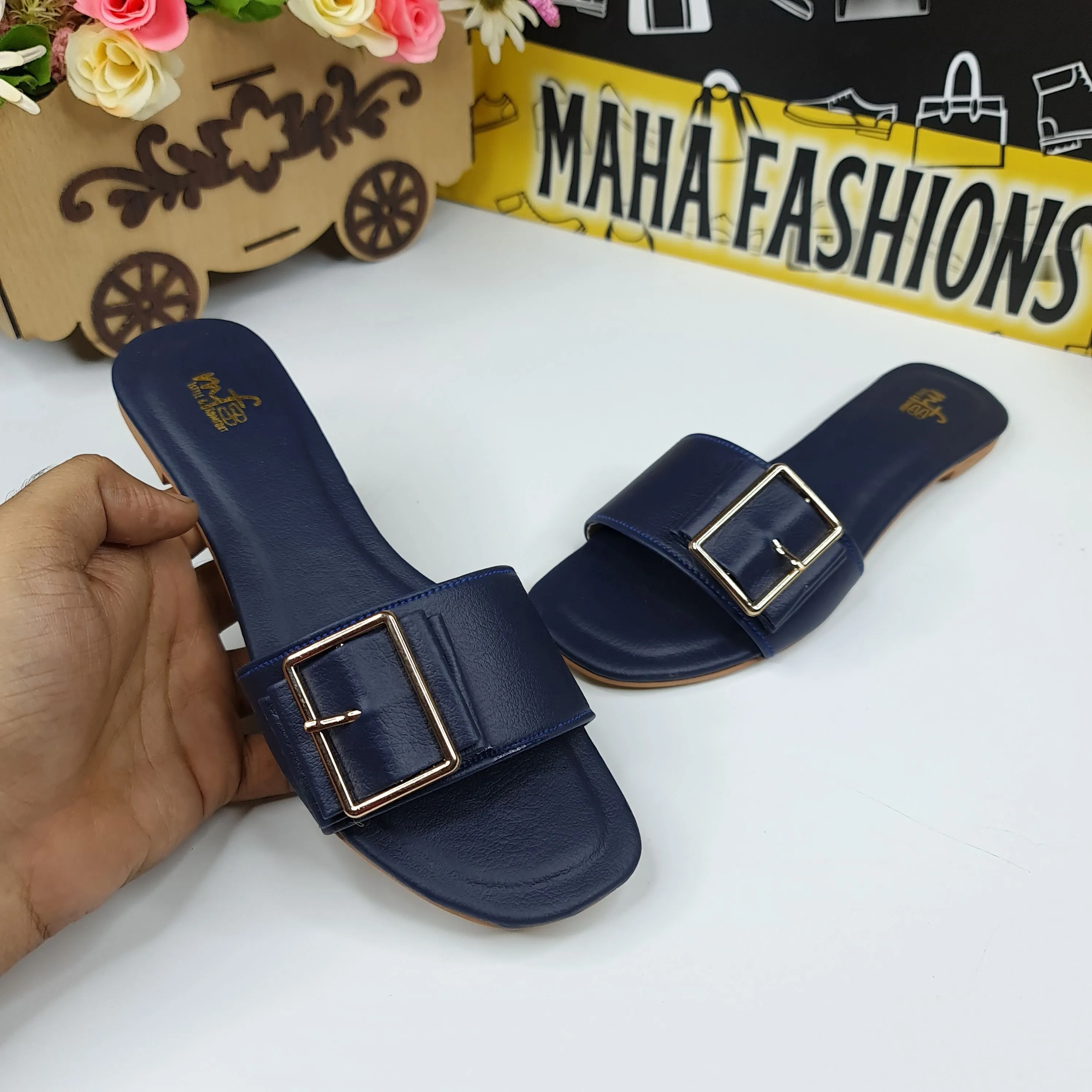 Navy Straps Buckle Flat