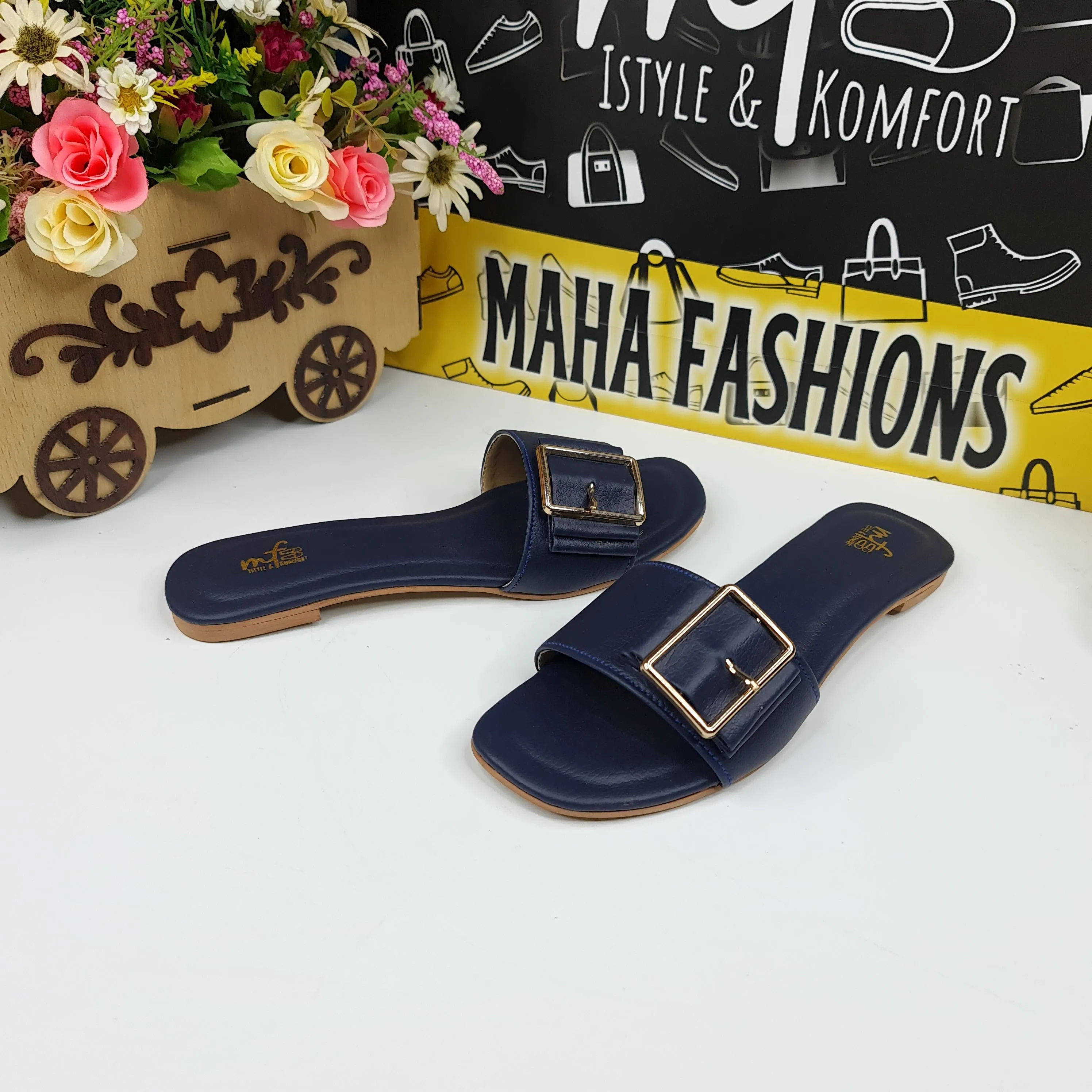 Navy Straps Buckle Flat