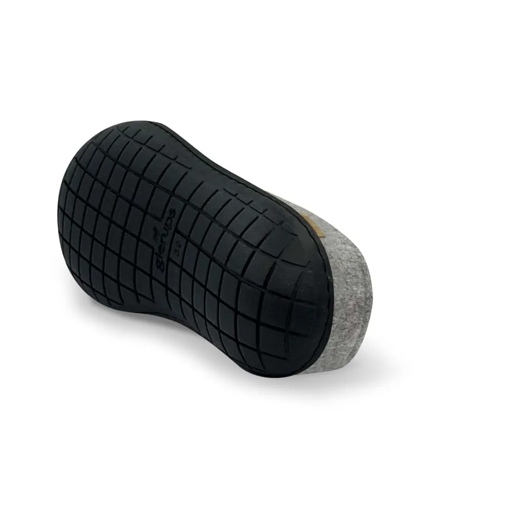 Slip-on with natural rubber sole - black - Grey